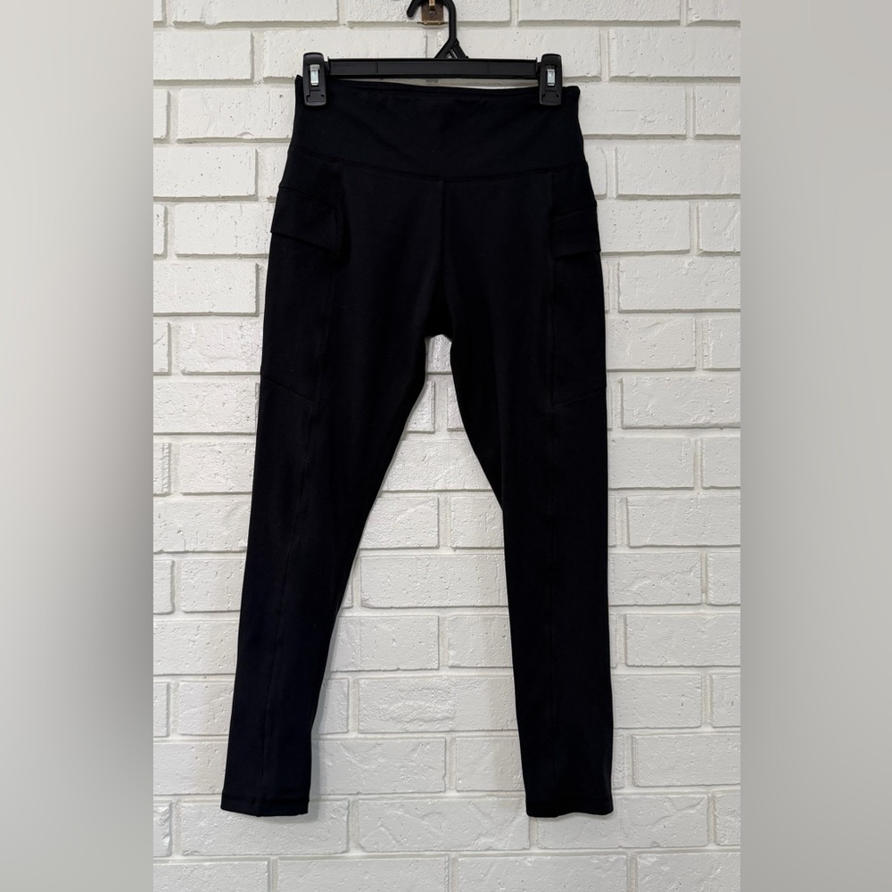 Freely Black High-Waisted Leggings w/ Thigh Pockets | Size M | Athletic Yoga